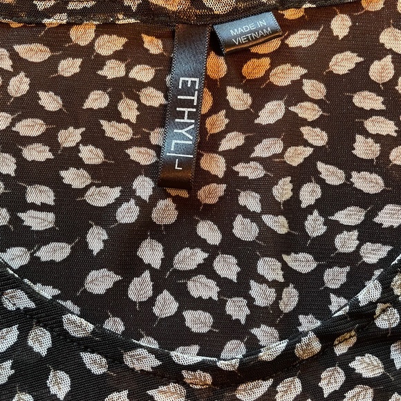 ETHYL | somewhat sheer loose fitting top - Picture 2 of 6